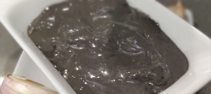 Lactonesa negra con ajo