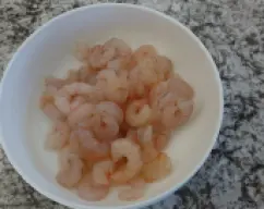 Step <p>Ponga en el vaso el atún, las gambas, los huevos, la leche, la nata, la sal, la pimienta y la mitad de los palitos de cangrejo troceados. Programe 8 min/90°C/vel 5.Ponga en el vaso el atún, las gambas, los huevos, la leche, la nata, la sal, la pimienta y la mitad de los palitos de cangrejo troceados. Programe 8 min/90°C/vel 5.Ponga en el vaso el atún, las gambas, los huevos, la leche, la nata, la sal, la pimienta y la mitad de los palitos de cangrejo troceados. Programe 8 min/90°C/vel 5.</p> illustration