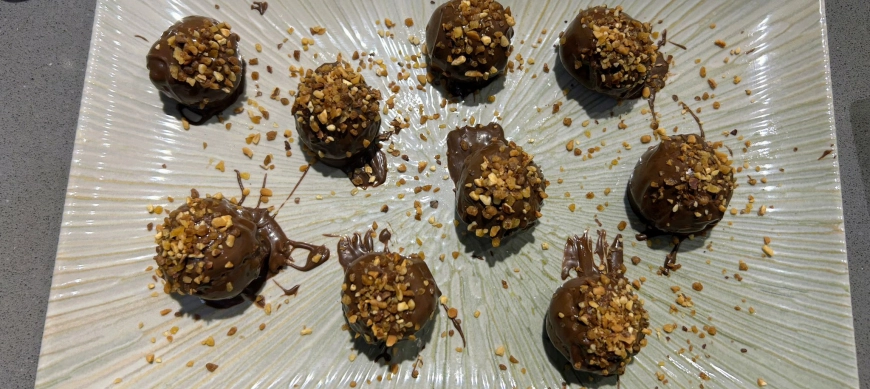 BOMBONES DE MAZAPÁN DE AVELLANA Y NARANJA SIN GLUTEN