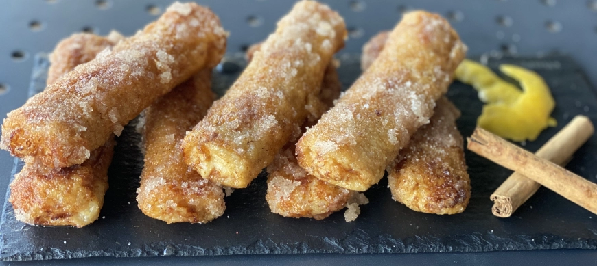 Canutillos de torrija con crema pastelera Thermomix