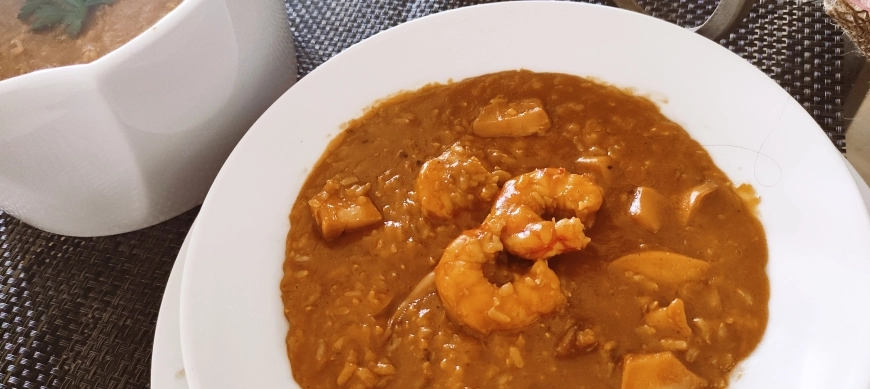 ARROZ INTEGRAL MELOSO CON SEPIA Y GAMBONES