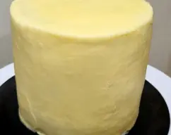 Step <p>Introducimos en el vaso la levadura, la harina de trigo y la harina de almendras 30 sg velocidad 4,5.</p><p>Retiramos y reservamos. </p><p><br></p> illustration