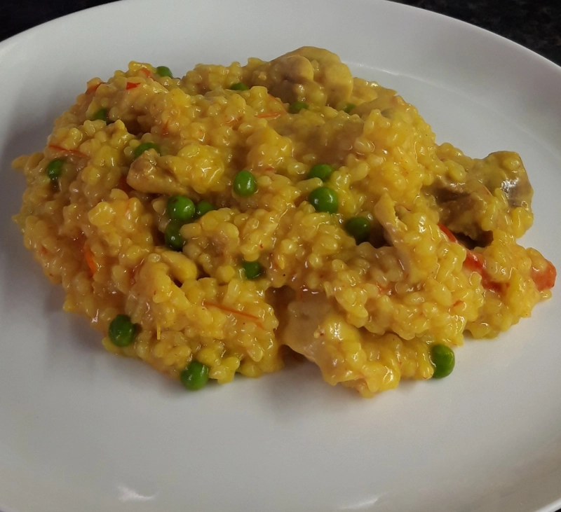 ARROZ AMARILLO CON POLLO