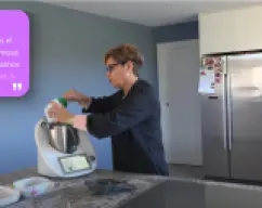 Step <p>Ponga en el vaso la nata y el camembert y programe 7 min/90°C/vel 1.</p> illustration