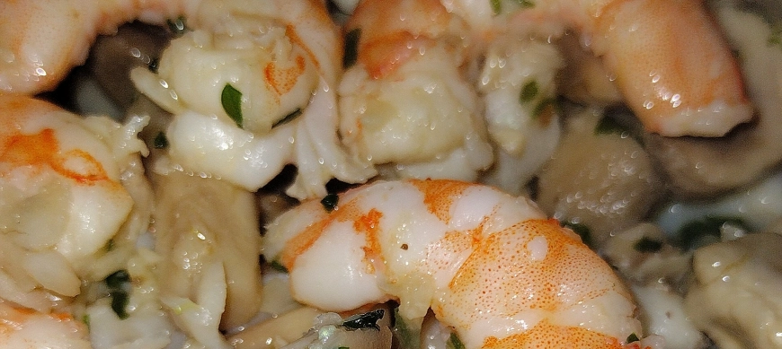 CHAMPIÑONES Y LANGOSTINOS SALTEADOS