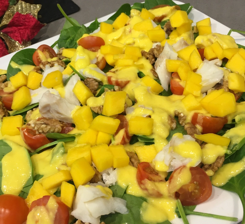 BACALAO CON ENSALADA Y VINAGRETA DE MANGO AL VACIO
