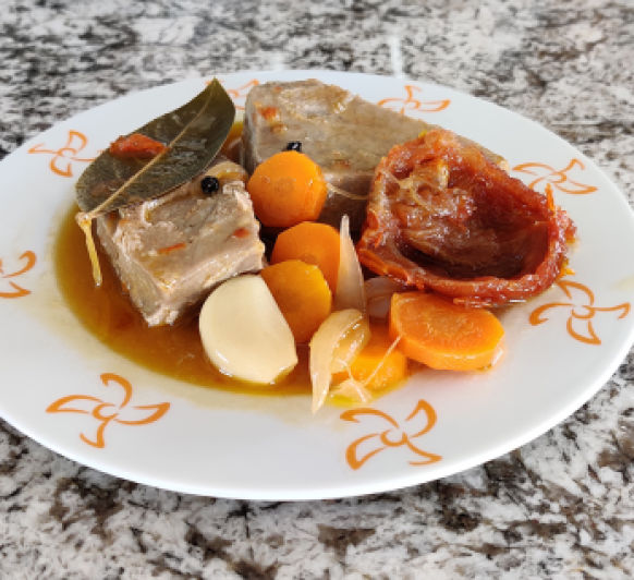 ATÚN EN ESCABECHE