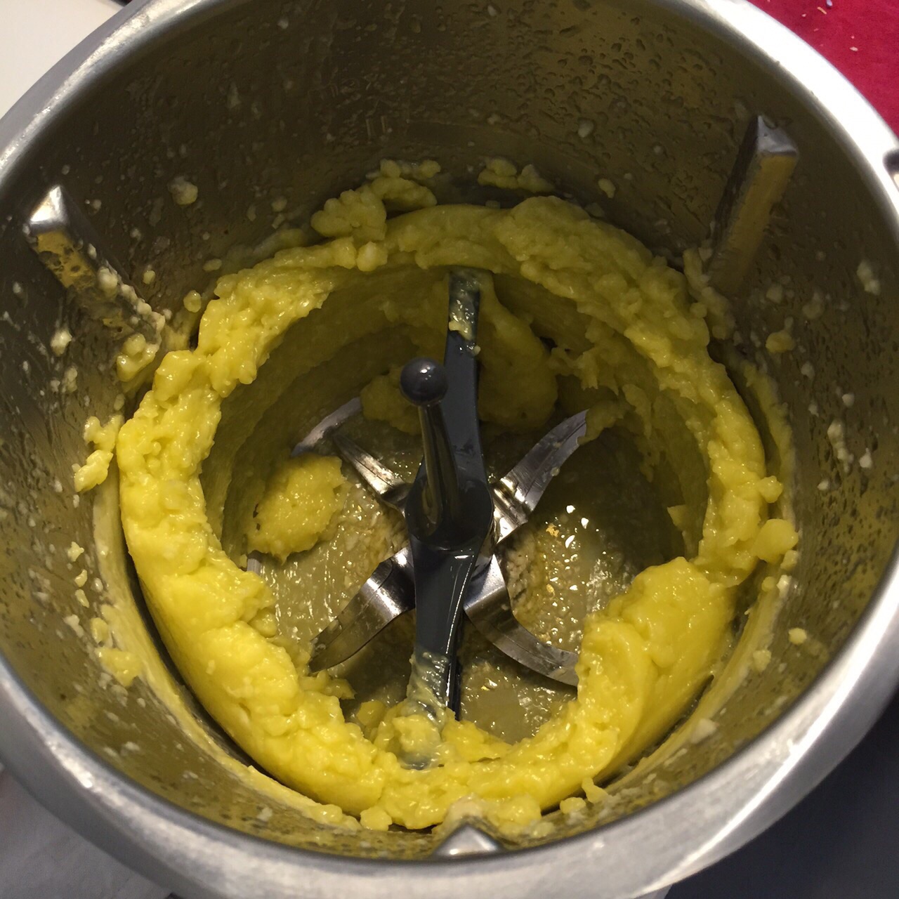 Caldero de dorada y rape. Arroz a banda. Alioli