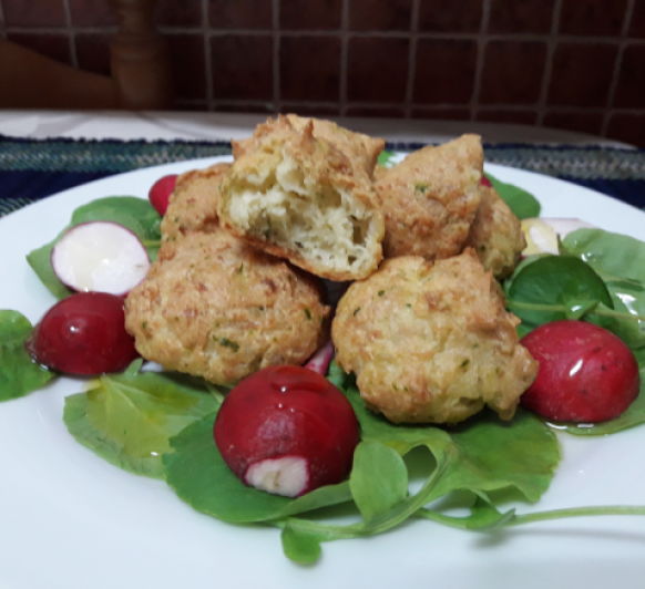 BUÑUELOS ''CHOUX'' DE MERLUZA