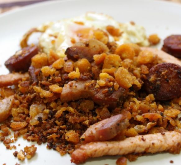 MIGAS CON CHORIZO Y UVAS