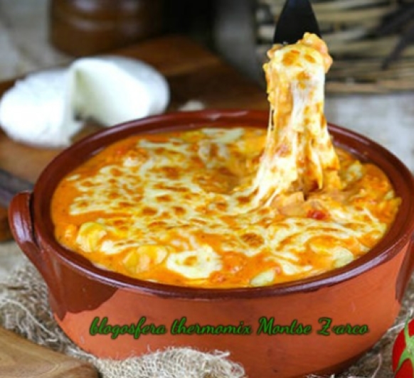 CAZUELAS DE HUEVO CON MOZZARELLA